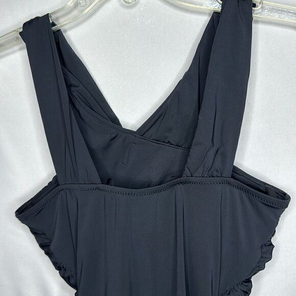 Garnett Hill Ruched Front Crossover One Piece Bathing Suit. Size 4. - Picture 7 of 12